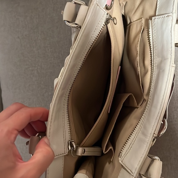 Coach 1941 pink and white leather purse - Picture 4 of 6